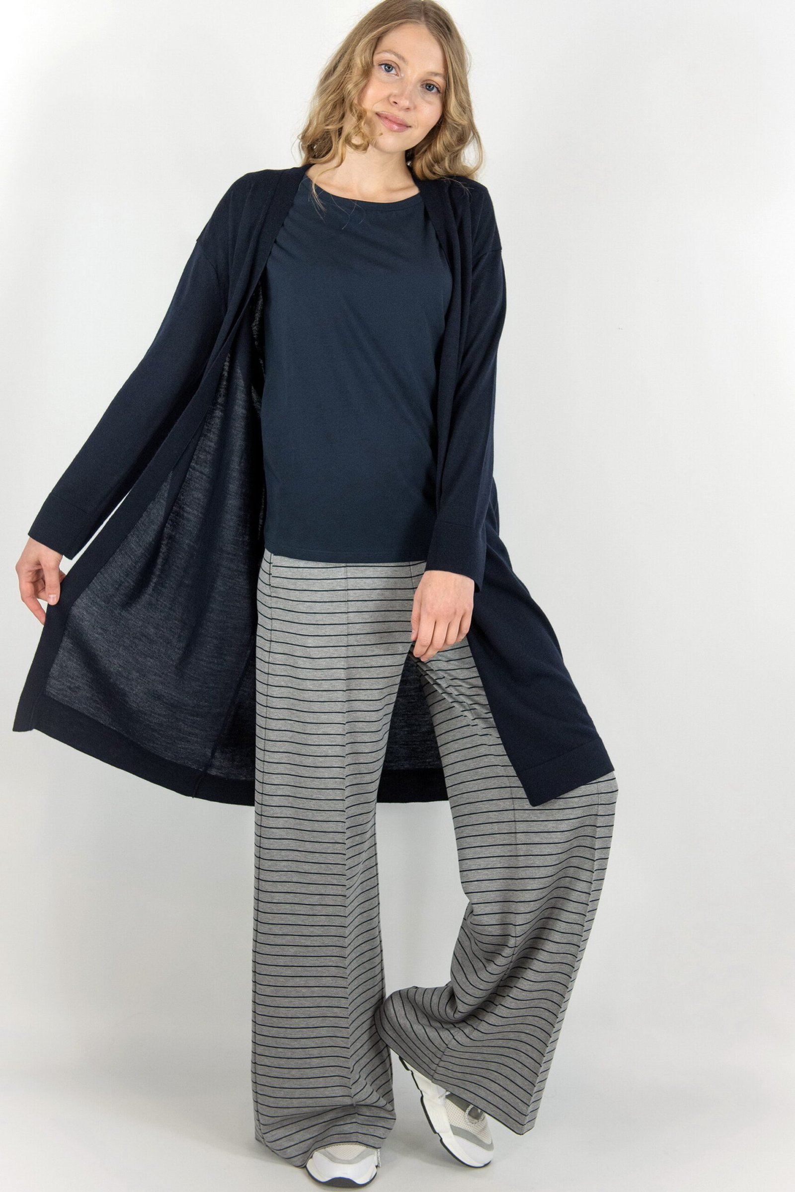 MAX MARA STUDIO cardigan in pura lana vergine VINO variante 001 colore Blu  - Gemma Boutique