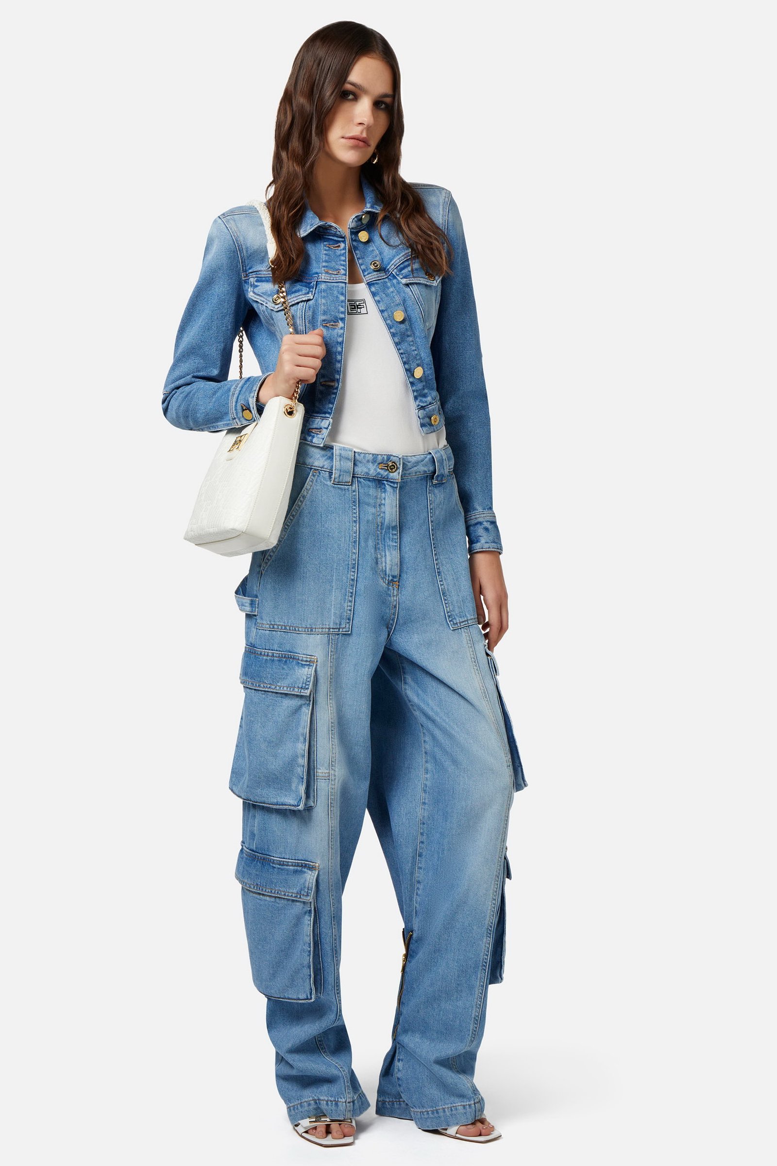 Jeans con outlet zip posteriore